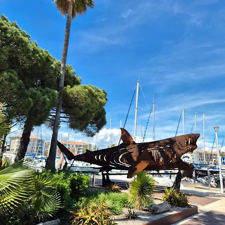 F2 Port 250 M Plage, Garage Et Pret De 2 Vtt ! Διαμέρισμα *